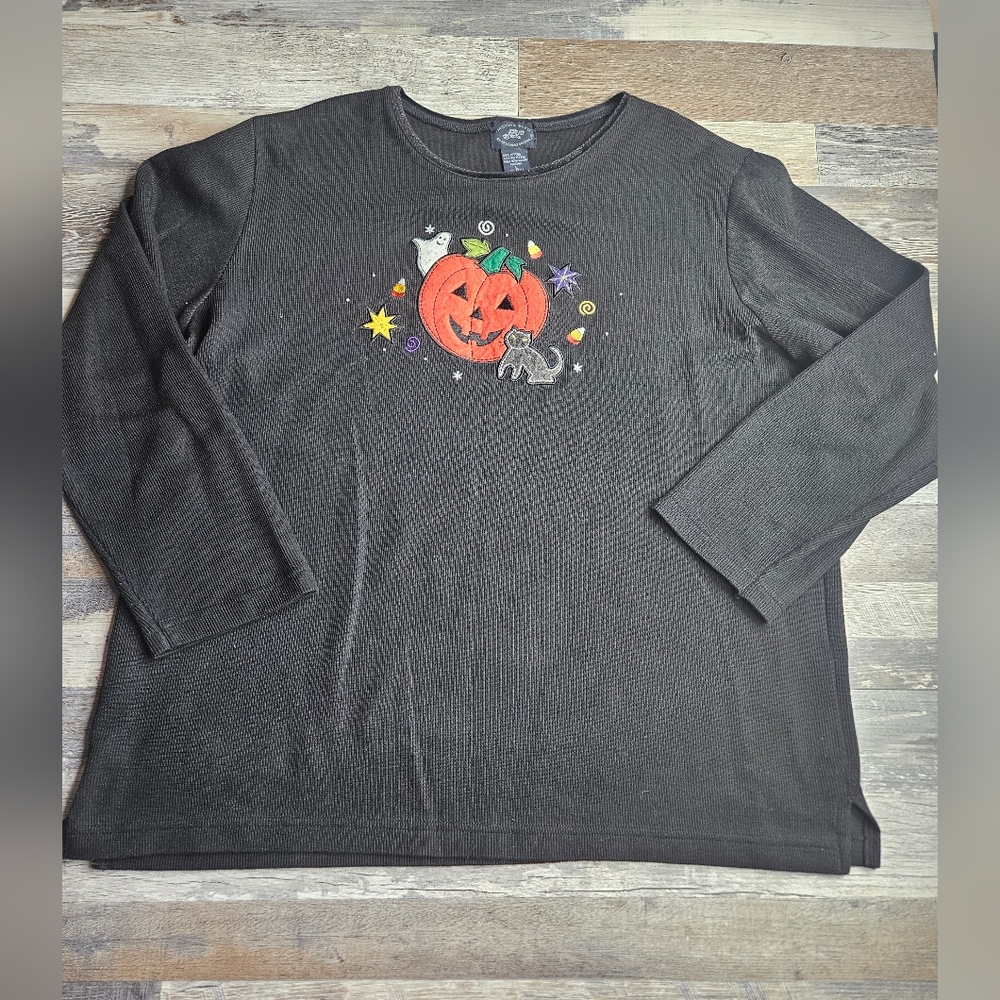 HALLOWEEN long Sleeve Graphic Tee Womens Size Large